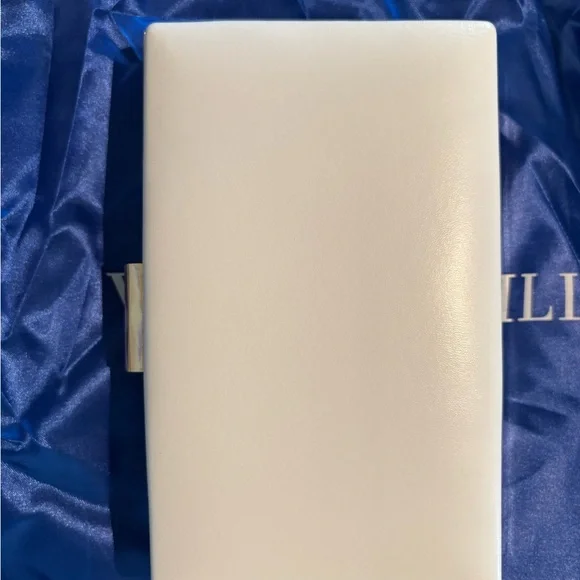 Verano Hill | Juliet Flower Clutch Bag - Cream - Picture 3 of 4